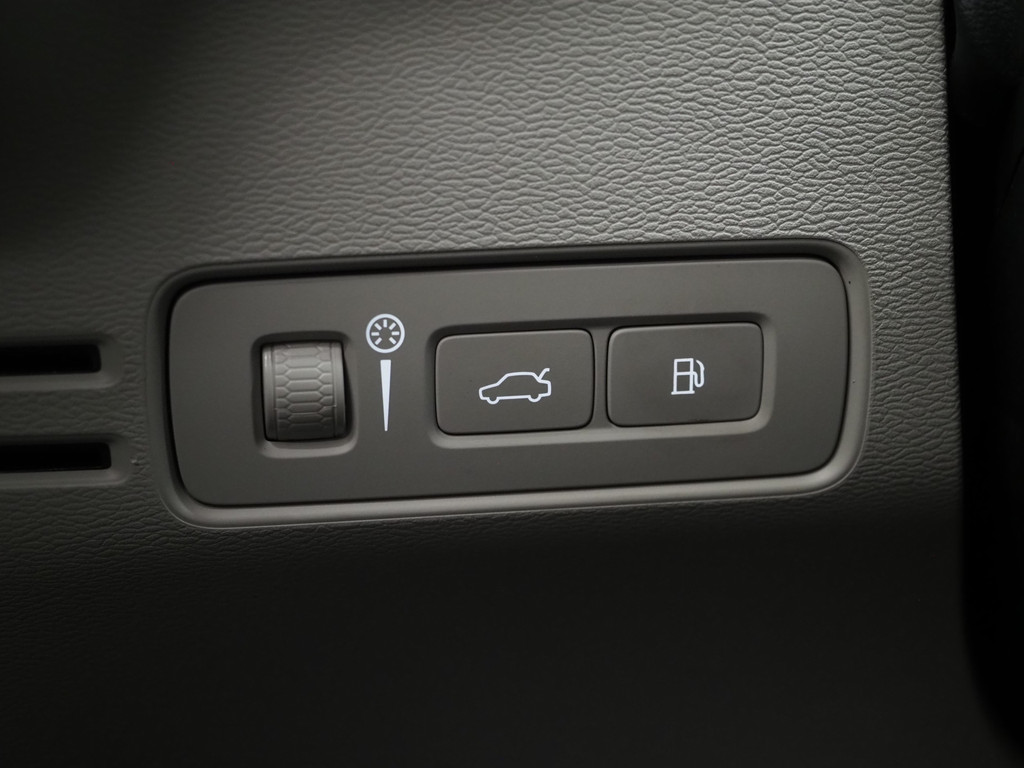 Volvo XC40 1.5 T5 Plug-in hybrid Ultimate Dark 71