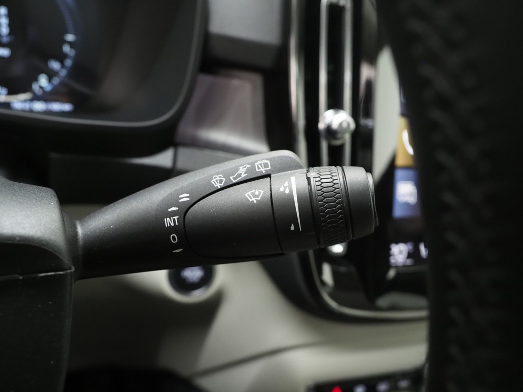 Volvo XC40 1.5 T5 Plug-in hybrid Ultimate Dark 75