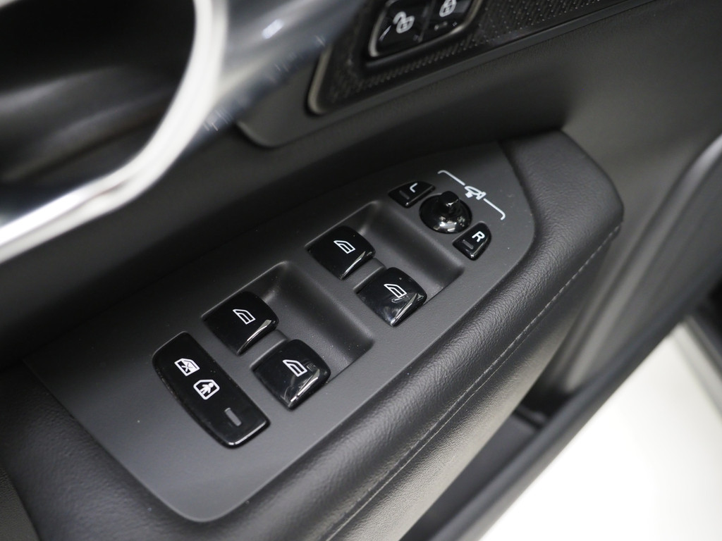 Volvo V90 2.0 T6 Plug-in hybrid AWD Plus Dark Long Range 19