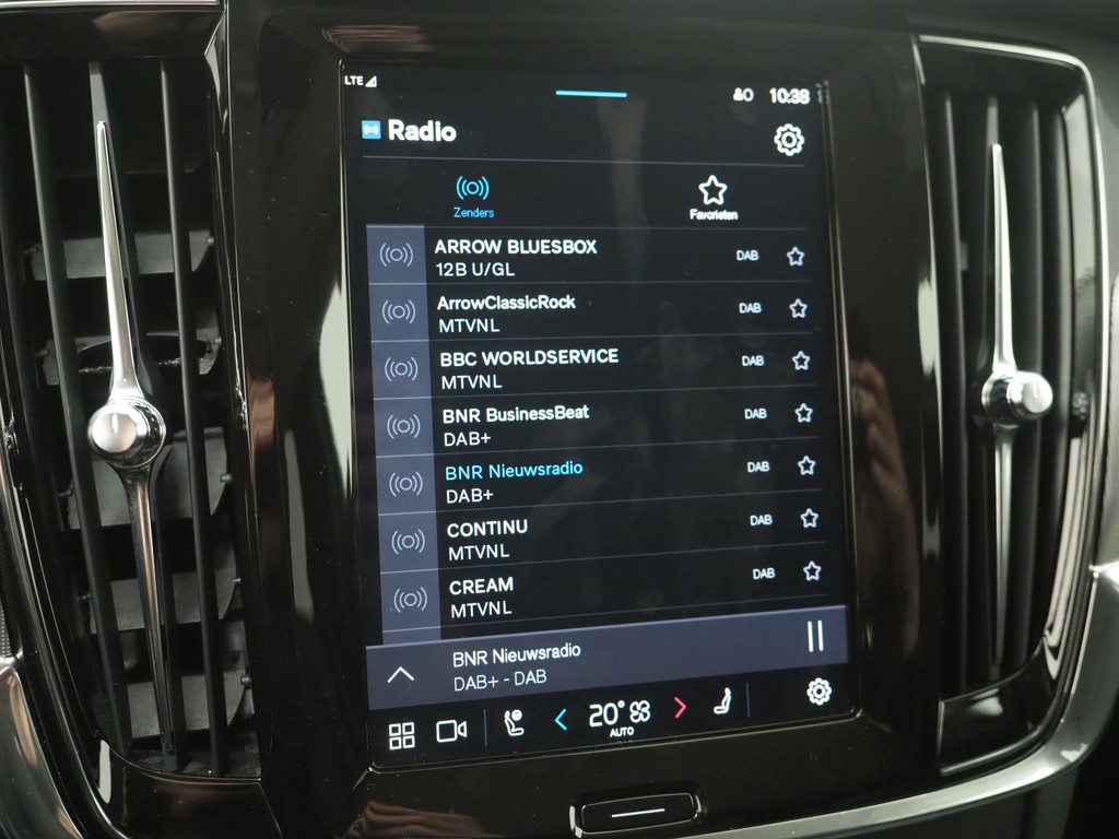 Volvo V90 2.0 T6 Plug-in hybrid AWD Plus Dark Long Range 31