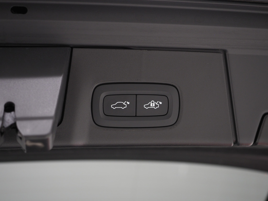 Volvo V90 2.0 T6 Plug-in hybrid AWD Plus Dark Long Range 39