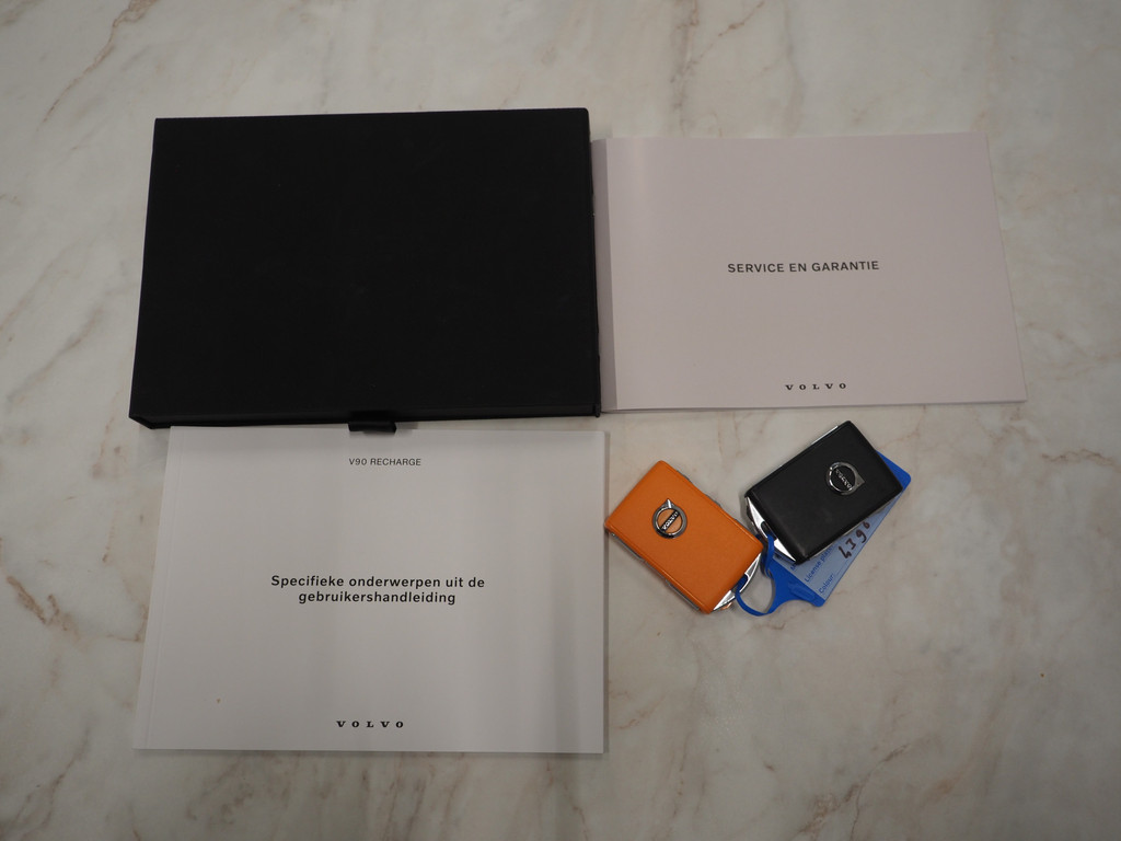 Volvo V90 2.0 T6 Plug-in hybrid AWD Plus Dark Long Range 50