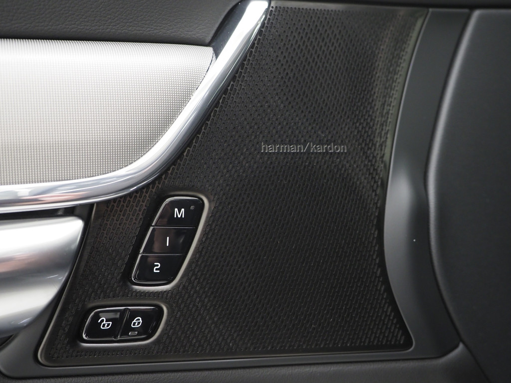 Volvo V90 2.0 T6 Plug-in hybrid AWD Plus Dark Long Range 61