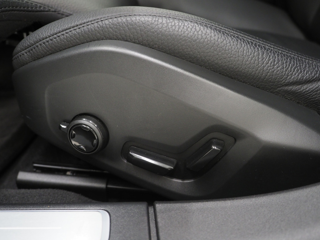 Volvo V90 2.0 T6 Plug-in hybrid AWD Plus Dark Long Range 63