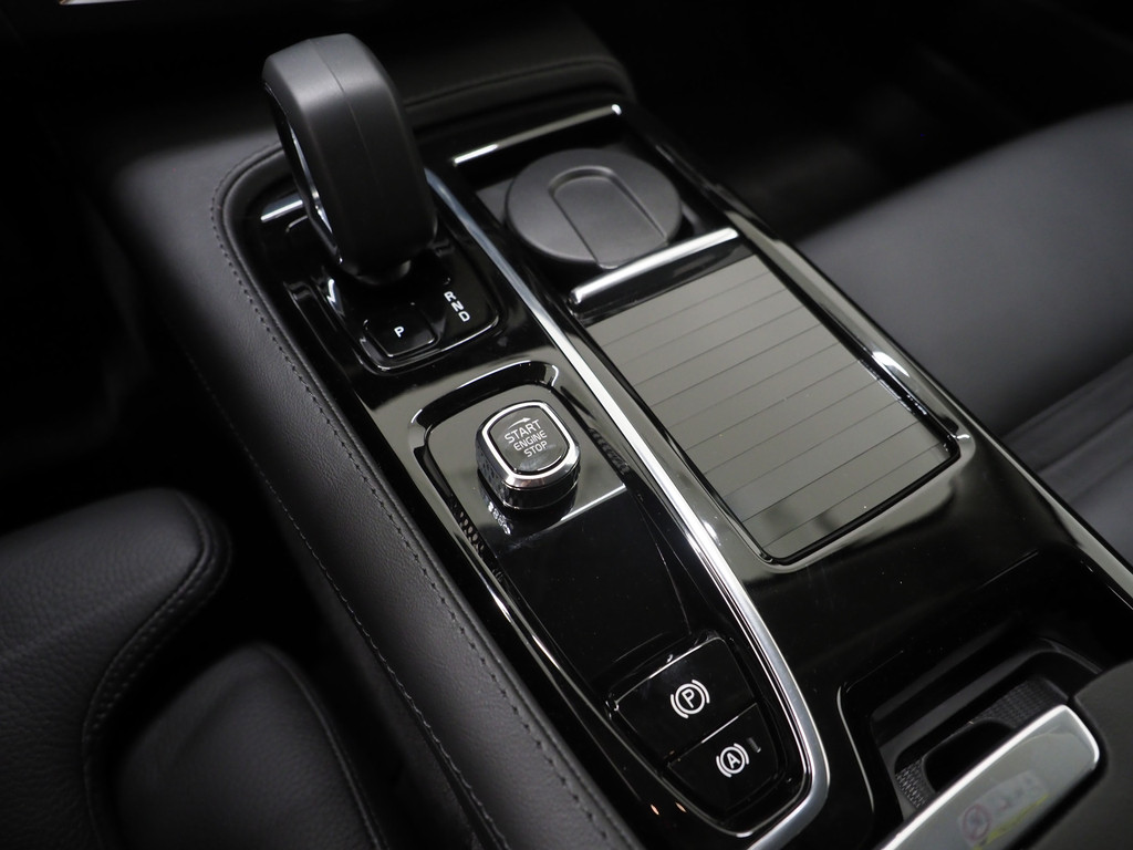 Volvo V90 2.0 T6 Plug-in hybrid AWD Plus Dark Long Range 76