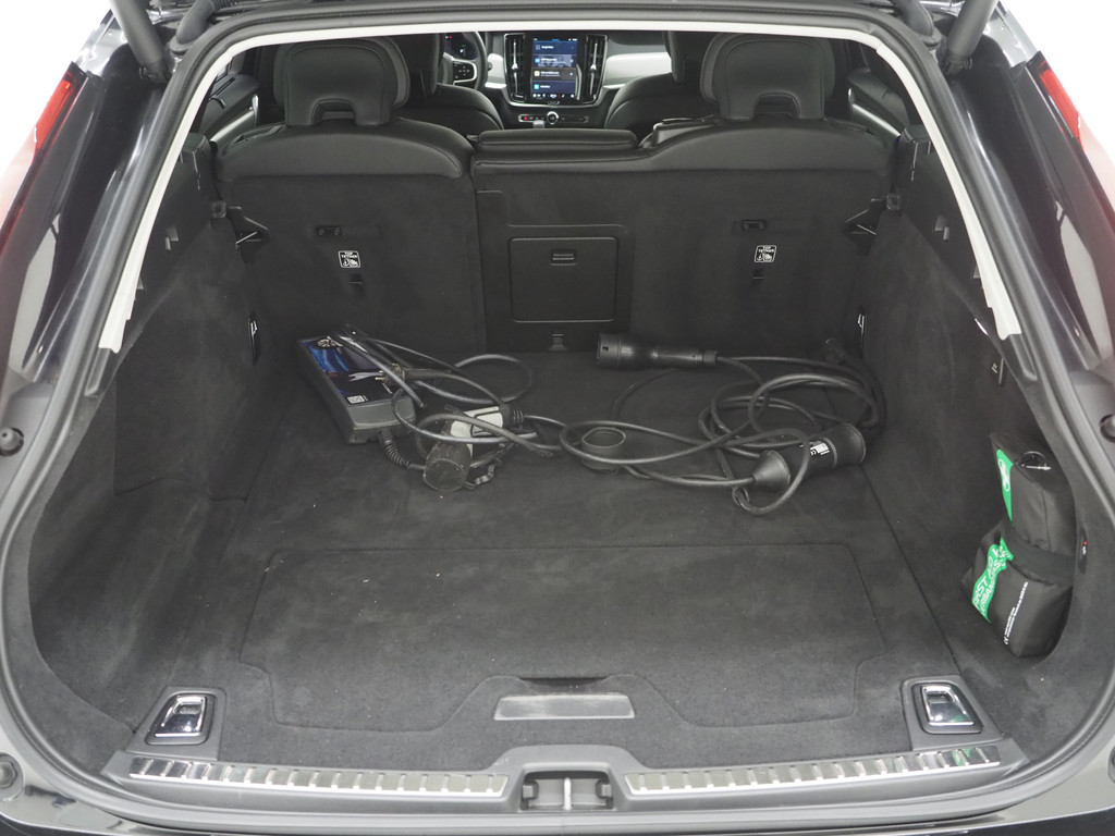Volvo V90 2.0 T6 Plug-in hybrid AWD Plus Dark Long Range 81