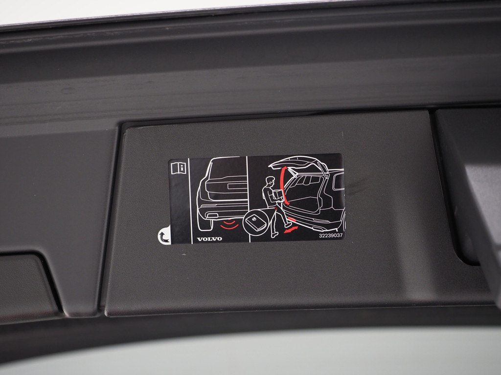 Volvo V90 2.0 T6 Plug-in hybrid AWD Plus Dark Long Range 83