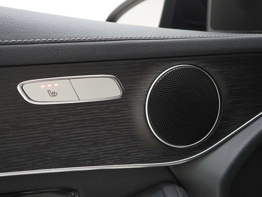 Mercedes-Benz GLC 300e 4MATIC Night Black 16