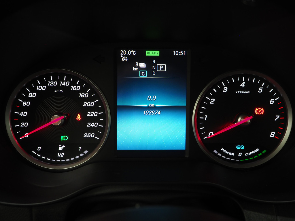 Mercedes-Benz GLC 300e 4MATIC Night Black 24