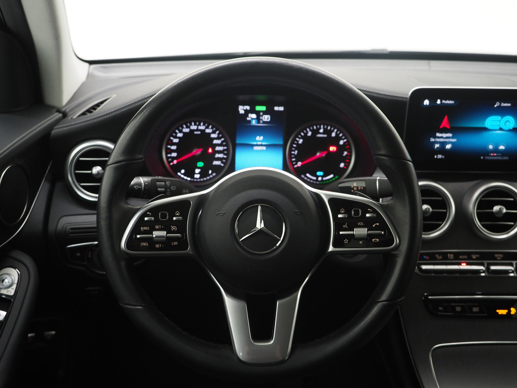 Mercedes-Benz GLC 300e 4MATIC Night Black 68