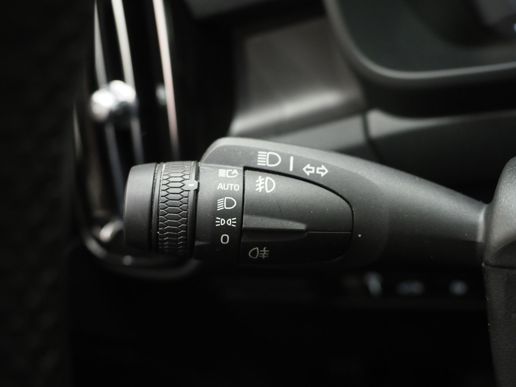 Volvo XC40 1.5 T5 Plug-in hybrid Ultimate Dark 23