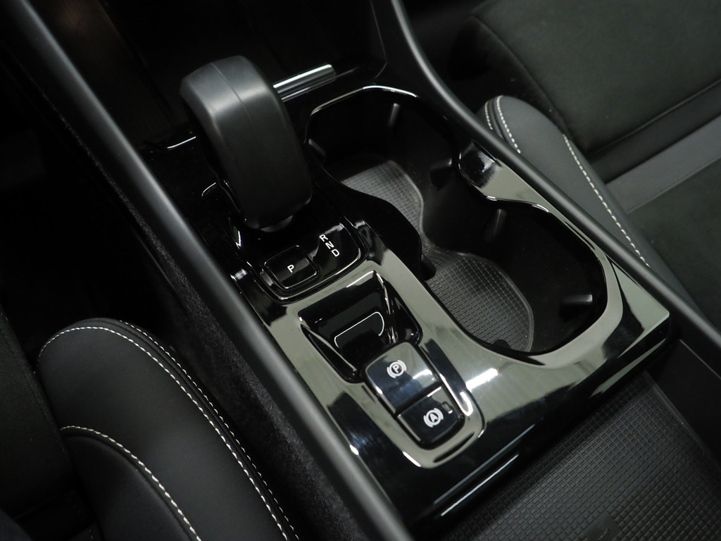 Volvo XC40 1.5 T5 Plug-in hybrid Ultimate Dark 80