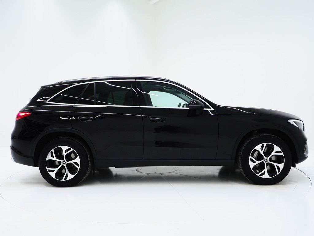 Mercedes-Benz GLC 300e 4MATIC 320PK 10