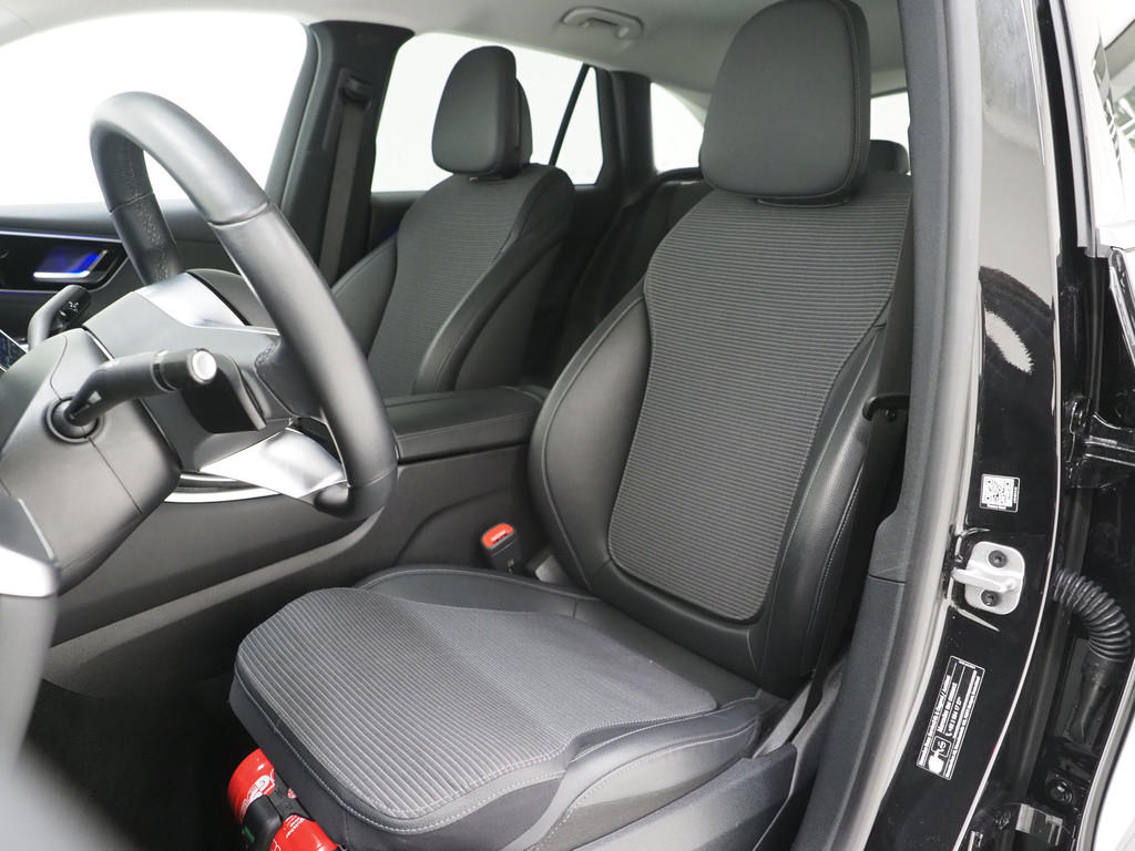 Mercedes-Benz GLC 300e 4MATIC 320PK 3