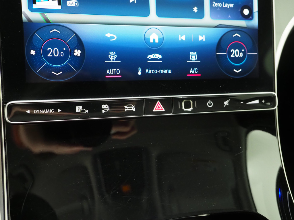 Mercedes-Benz GLC 300e 4MATIC 320PK 35