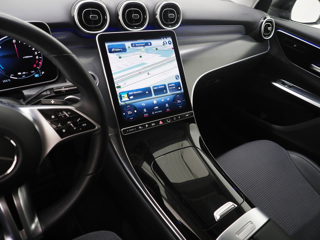 Mercedes-Benz GLC 300e 4MATIC 320PK 36