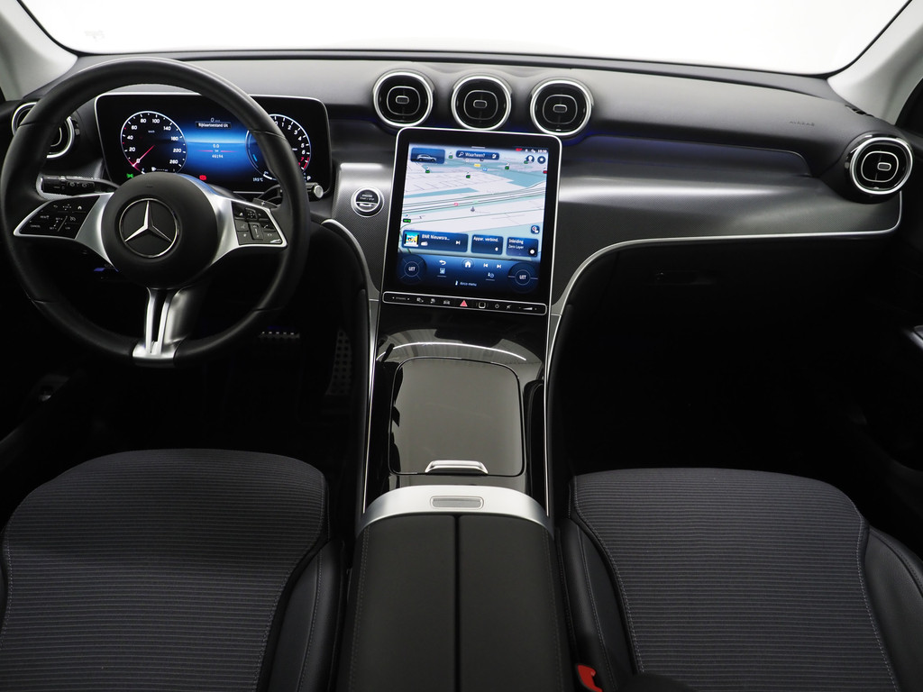 Mercedes-Benz GLC 300e 4MATIC 320PK 47
