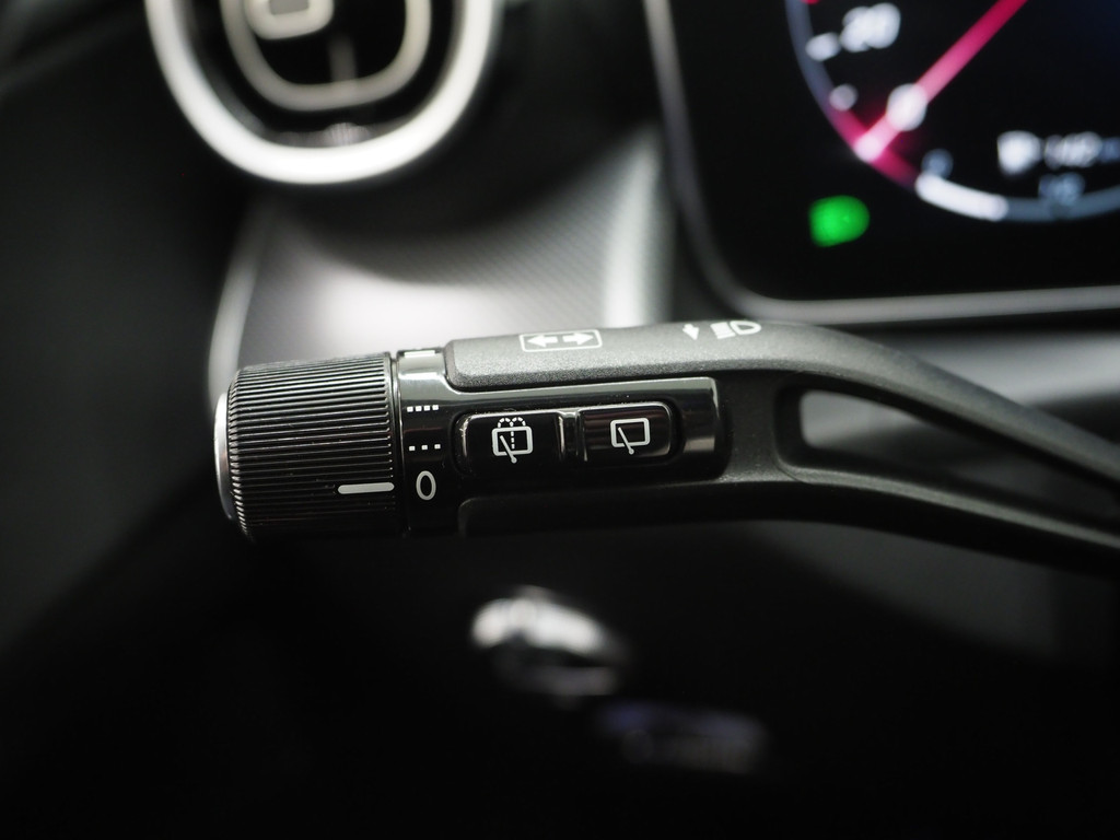 Mercedes-Benz GLC 300e 4MATIC 320PK 66