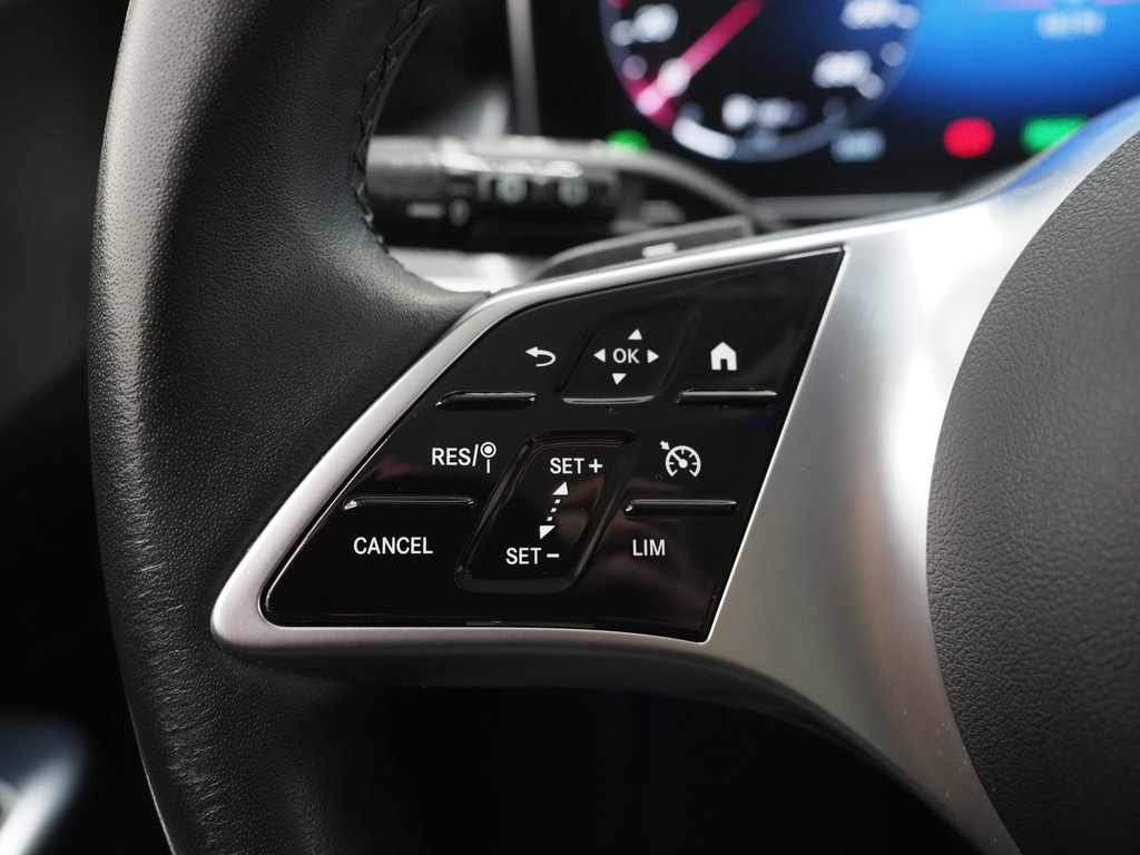 Mercedes-Benz GLC 300e 4MATIC 320PK 67