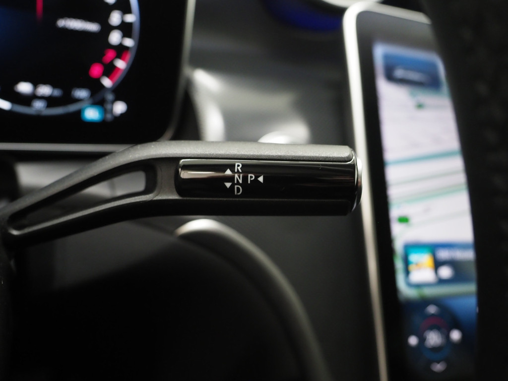 Mercedes-Benz GLC 300e 4MATIC 320PK 69