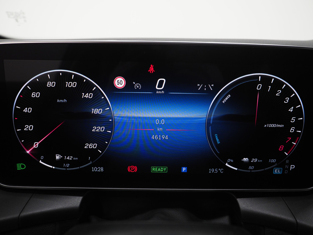 Mercedes-Benz GLC 300e 4MATIC 320PK 70