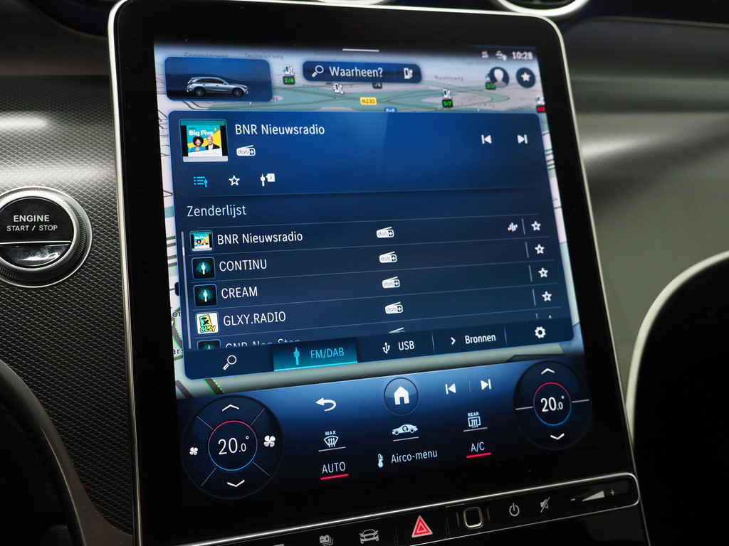 Mercedes-Benz GLC 300e 4MATIC 320PK 71