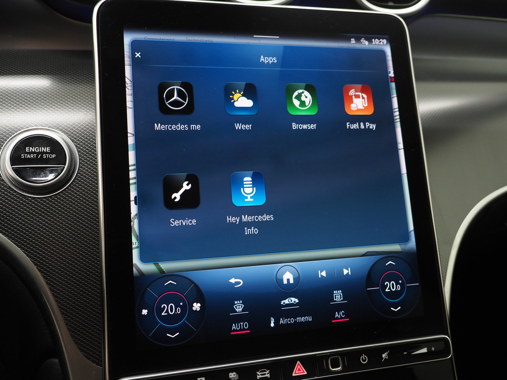 Mercedes-Benz GLC 300e 4MATIC 320PK 73