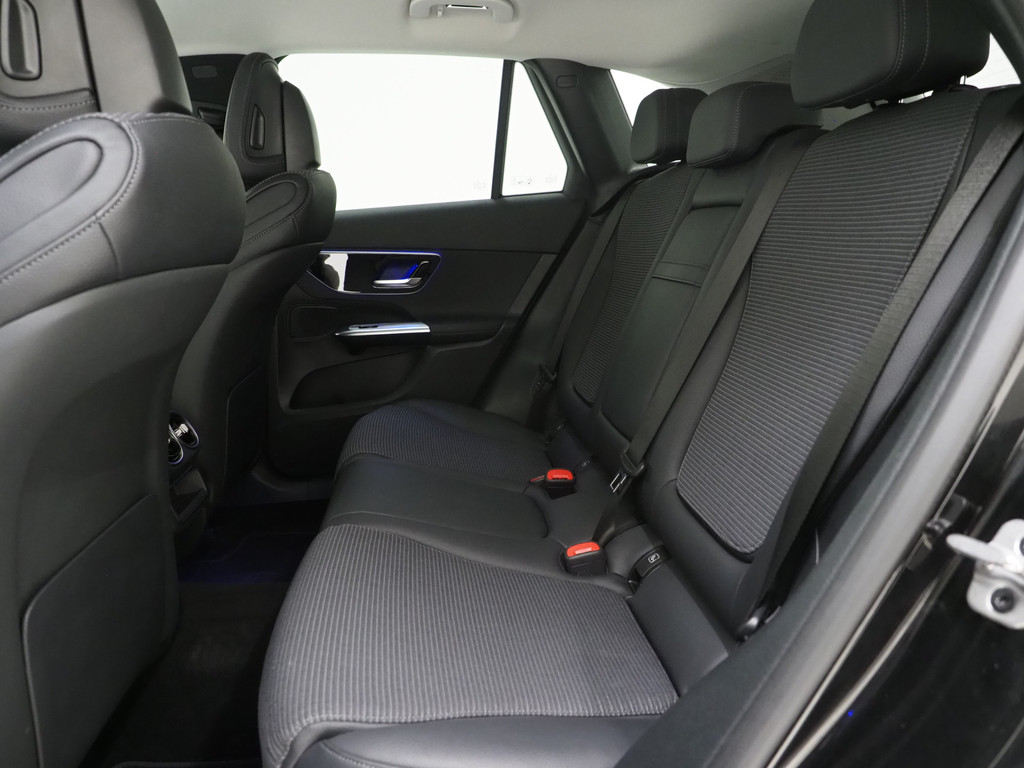 Mercedes-Benz GLC 300e 4MATIC 320PK 81