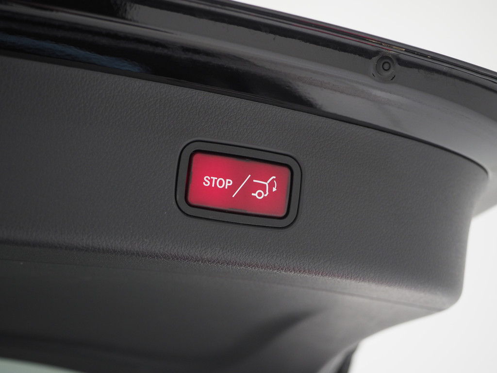 Mercedes-Benz GLC 300e 4MATIC 320PK 83