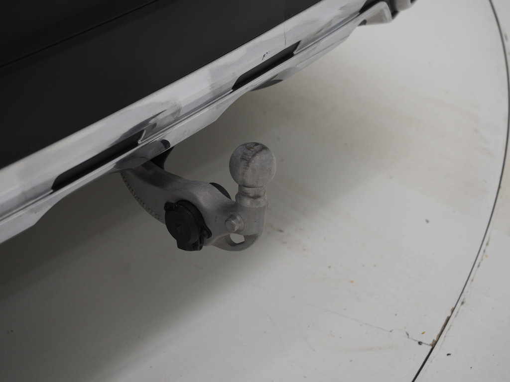 Mercedes-Benz GLC 300e 4MATIC 320PK 85