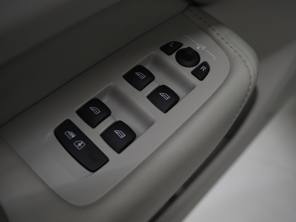 Volvo XC60 2.0 T6 Recharge AWD Ultimate Long Range 20