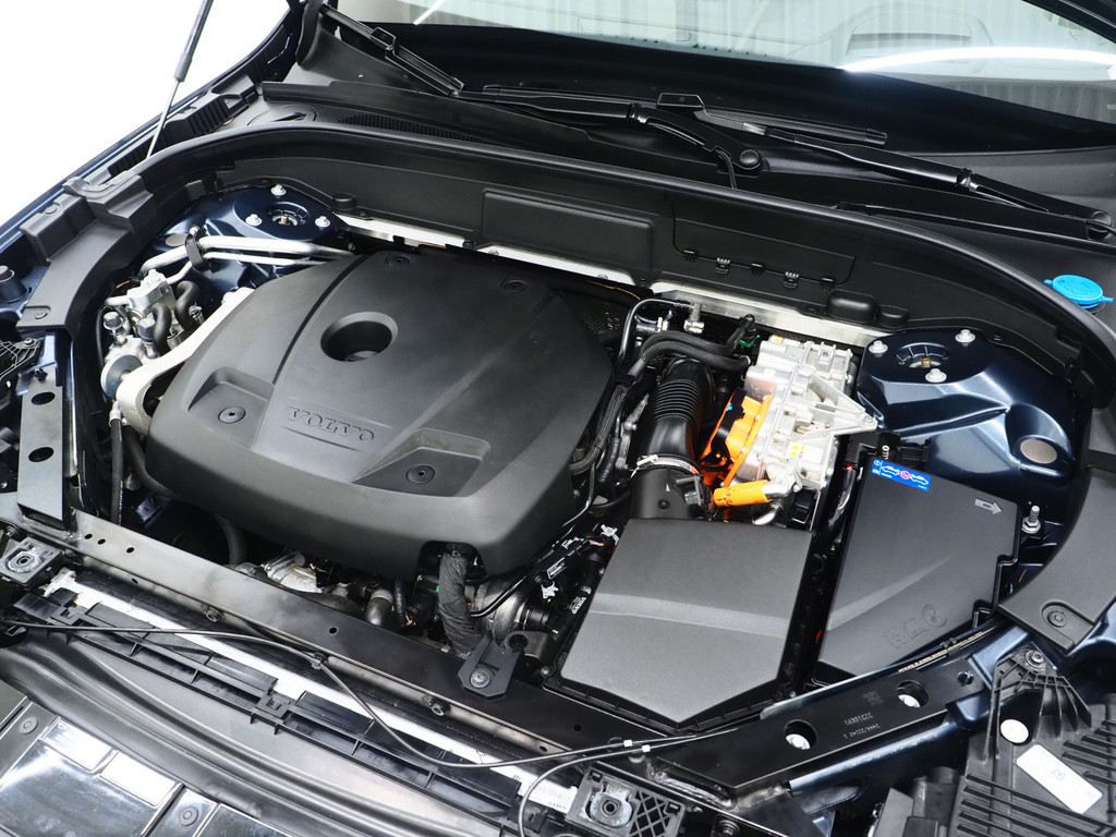 Volvo XC60 2.0 T6 Recharge AWD Ultimate Long Range 5