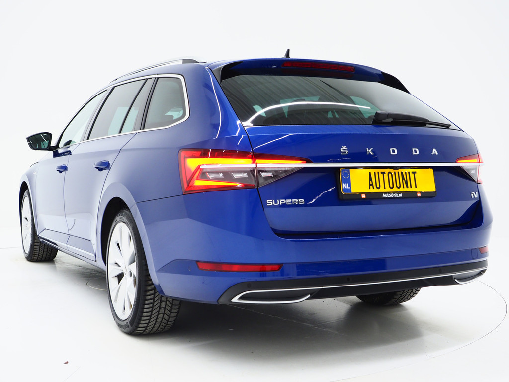 Škoda Superb Combi 1.4 TSI iV Laurin & Klement 2