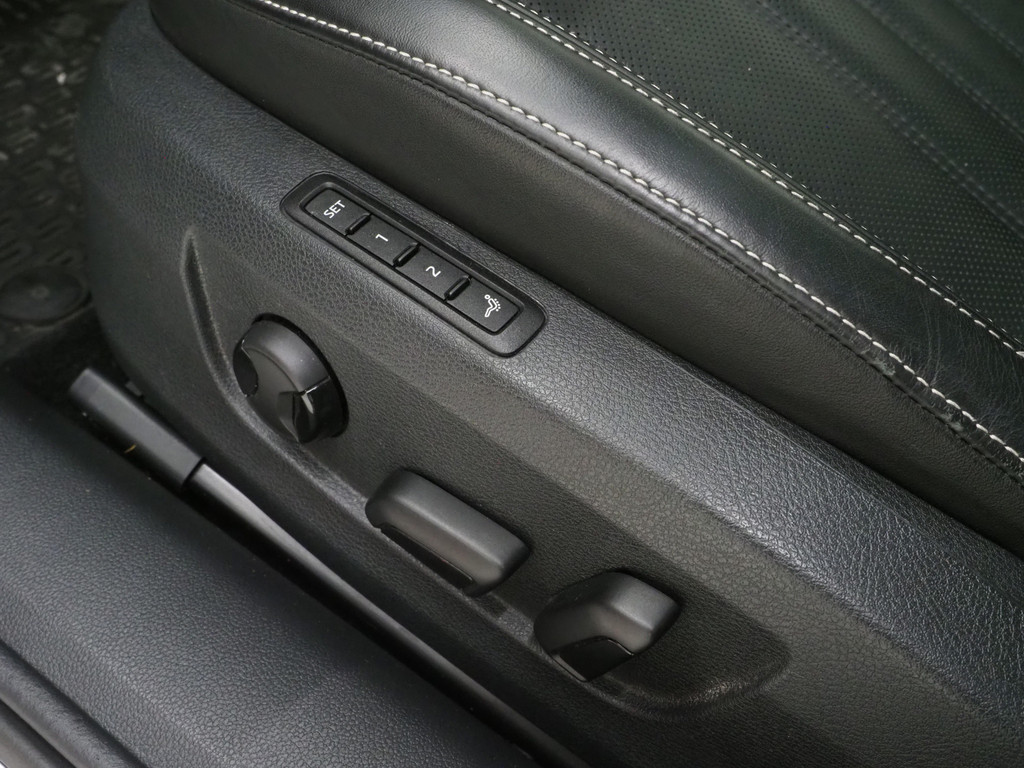 Škoda Superb Combi 1.4 TSI iV Laurin & Klement 21