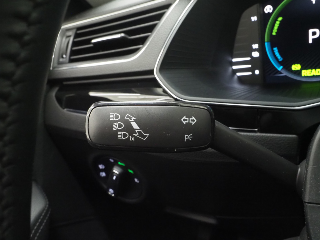 Škoda Superb Combi 1.4 TSI iV Laurin & Klement 23