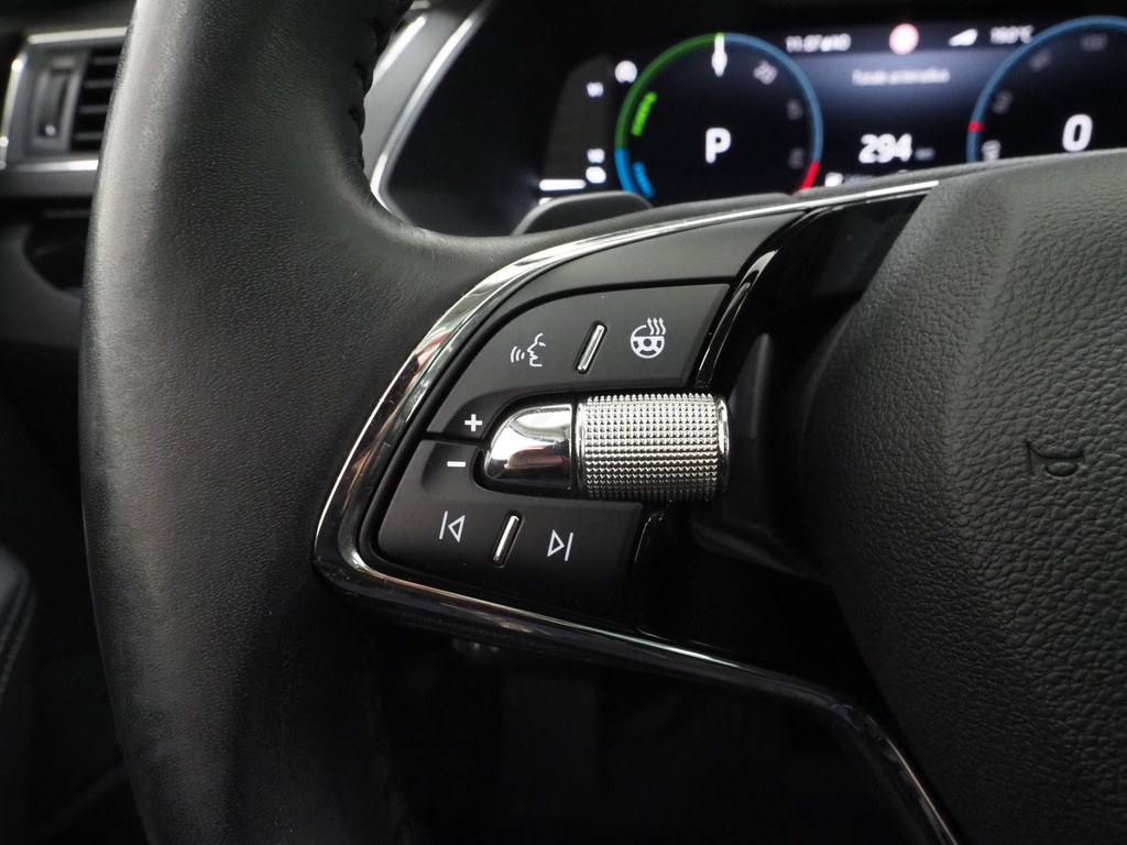 Škoda Superb Combi 1.4 TSI iV Laurin & Klement 25