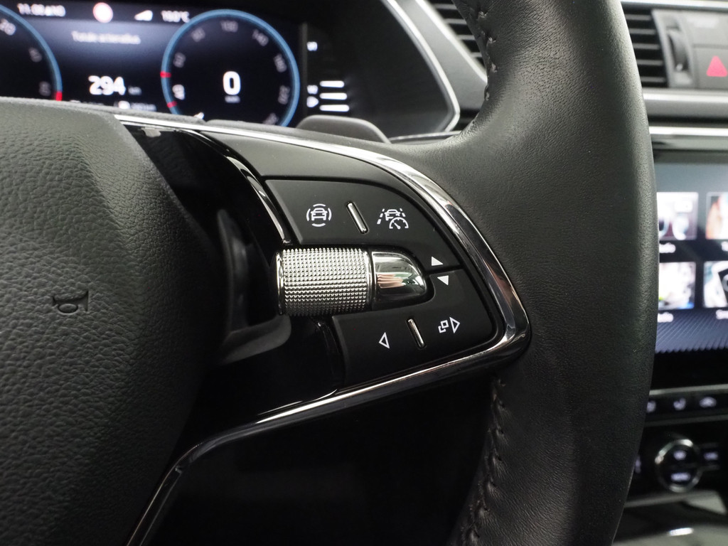 Škoda Superb Combi 1.4 TSI iV Laurin & Klement 26