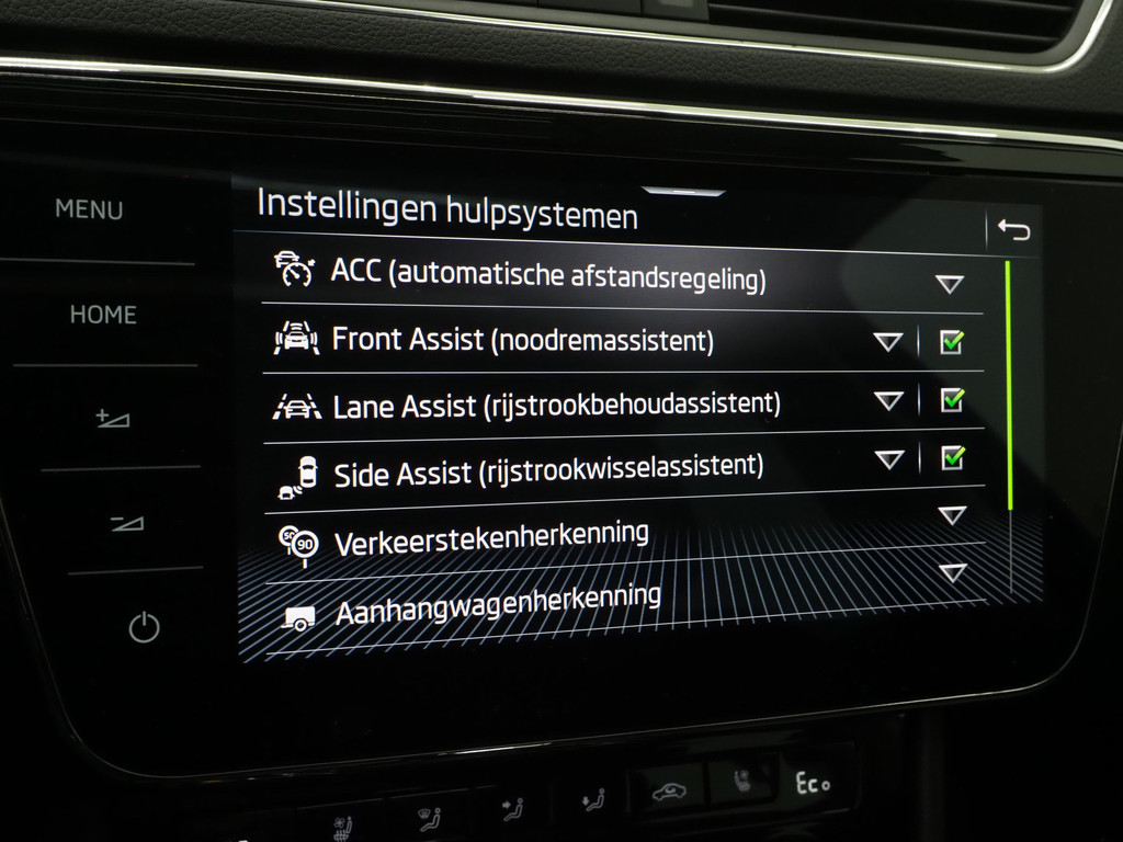 Škoda Superb Combi 1.4 TSI iV Laurin & Klement 33