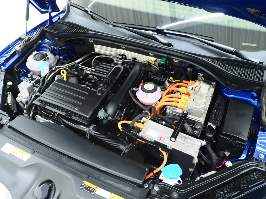 Škoda Superb Combi 1.4 TSI iV Laurin & Klement 53