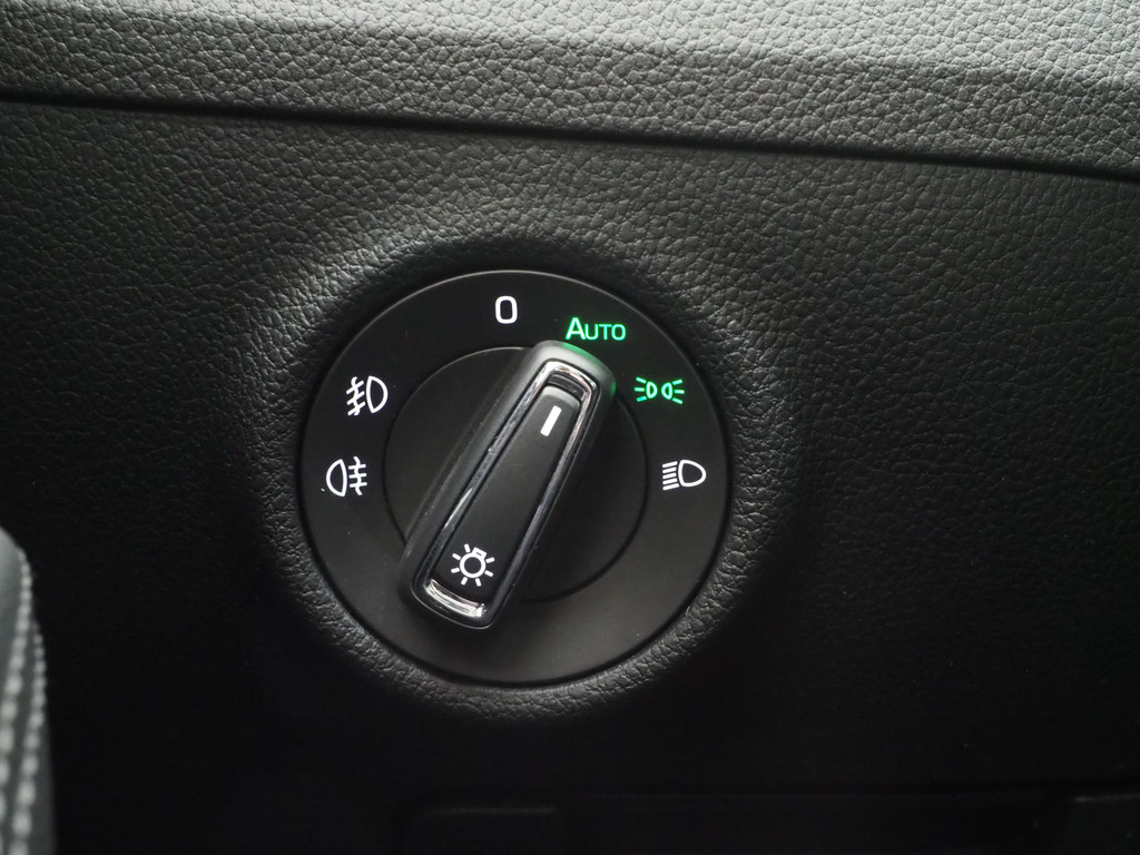 Škoda Superb Combi 1.4 TSI iV Laurin & Klement 69