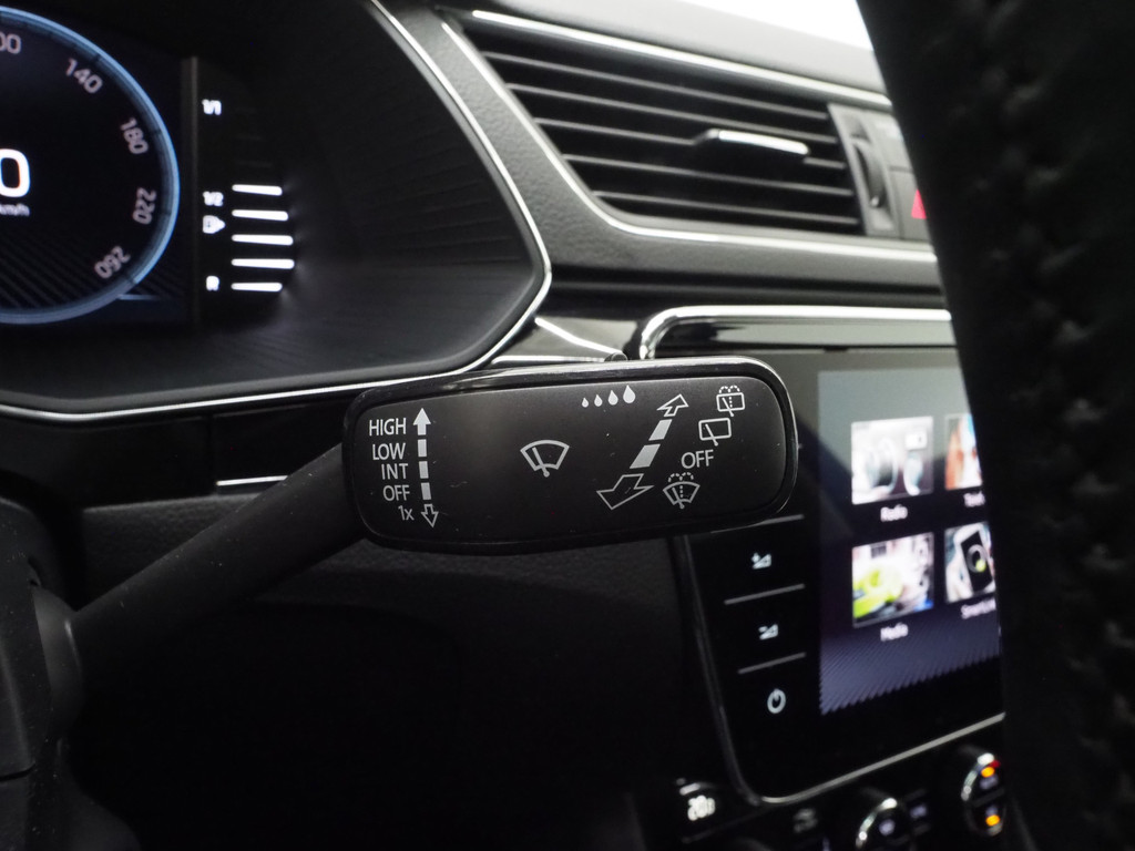 Škoda Superb Combi 1.4 TSI iV Laurin & Klement 74