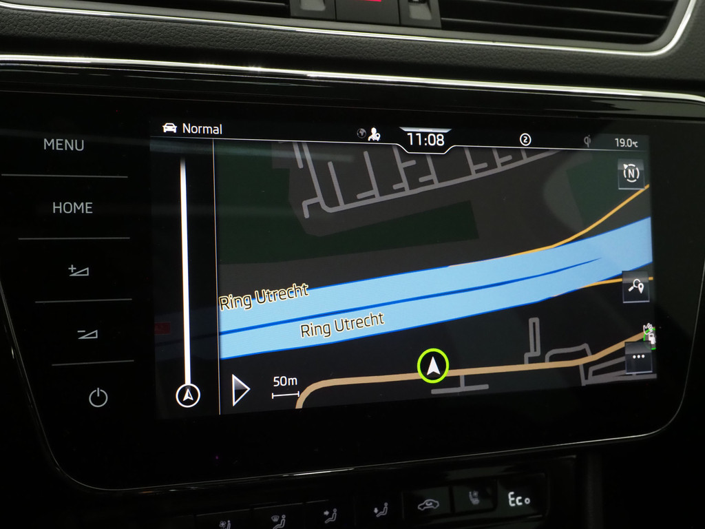 Škoda Superb Combi 1.4 TSI iV Laurin & Klement 77