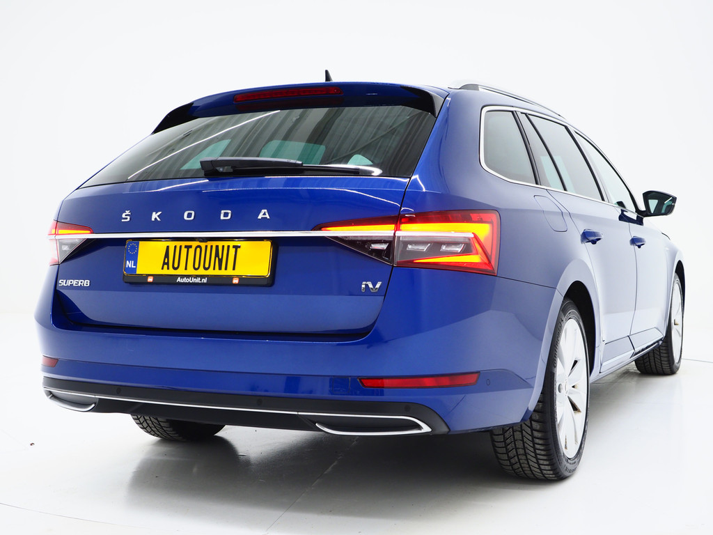 Škoda Superb Combi 1.4 TSI iV Laurin & Klement 8