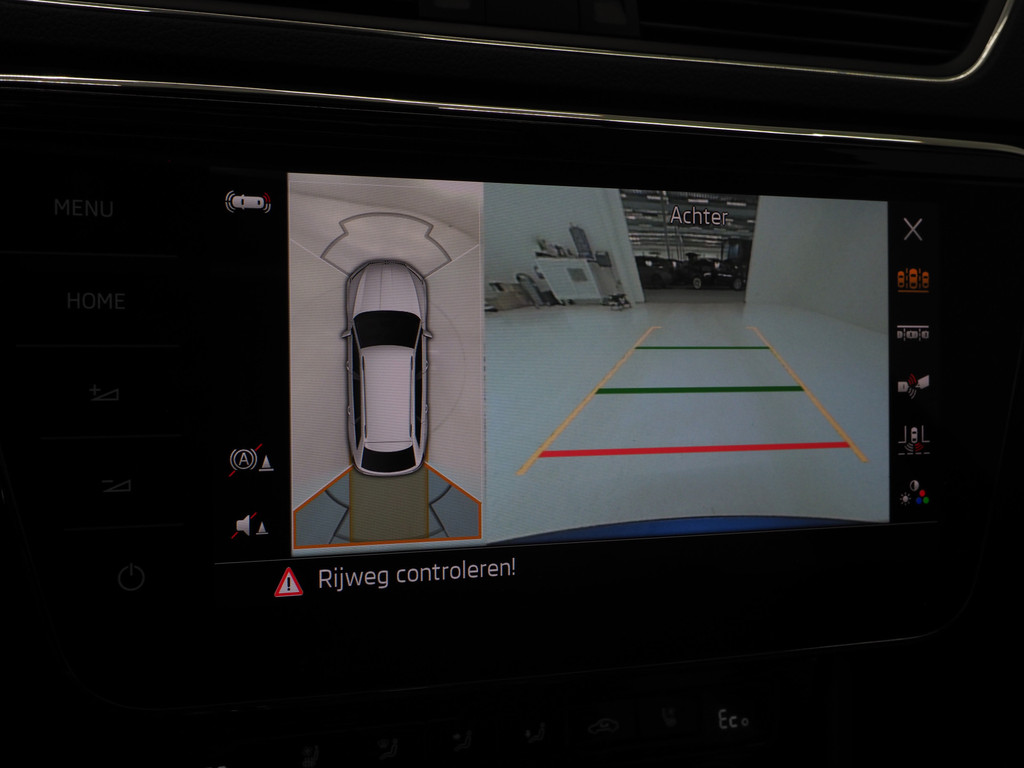 Škoda Superb Combi 1.4 TSI iV Laurin & Klement 81