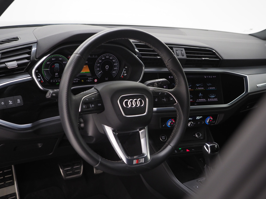 Audi Q3 Sportback 45 TFSI e S-Line Edition Black 16