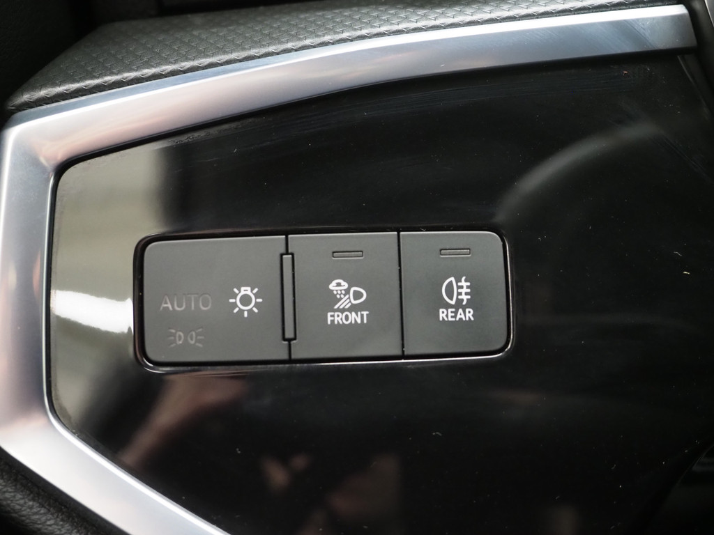 Audi Q3 Sportback 45 TFSI e S-Line Edition Black 18