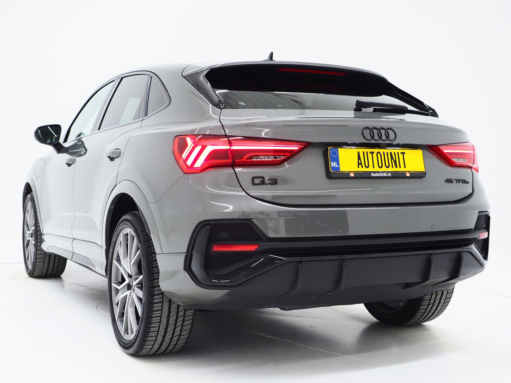 Audi Q3 Sportback 45 TFSI e S-Line Edition Black 2