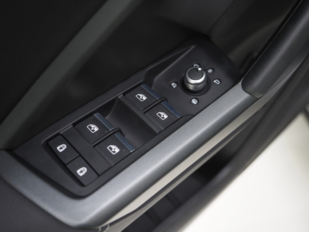 Audi Q3 Sportback 45 TFSI e S-Line Edition Black 55