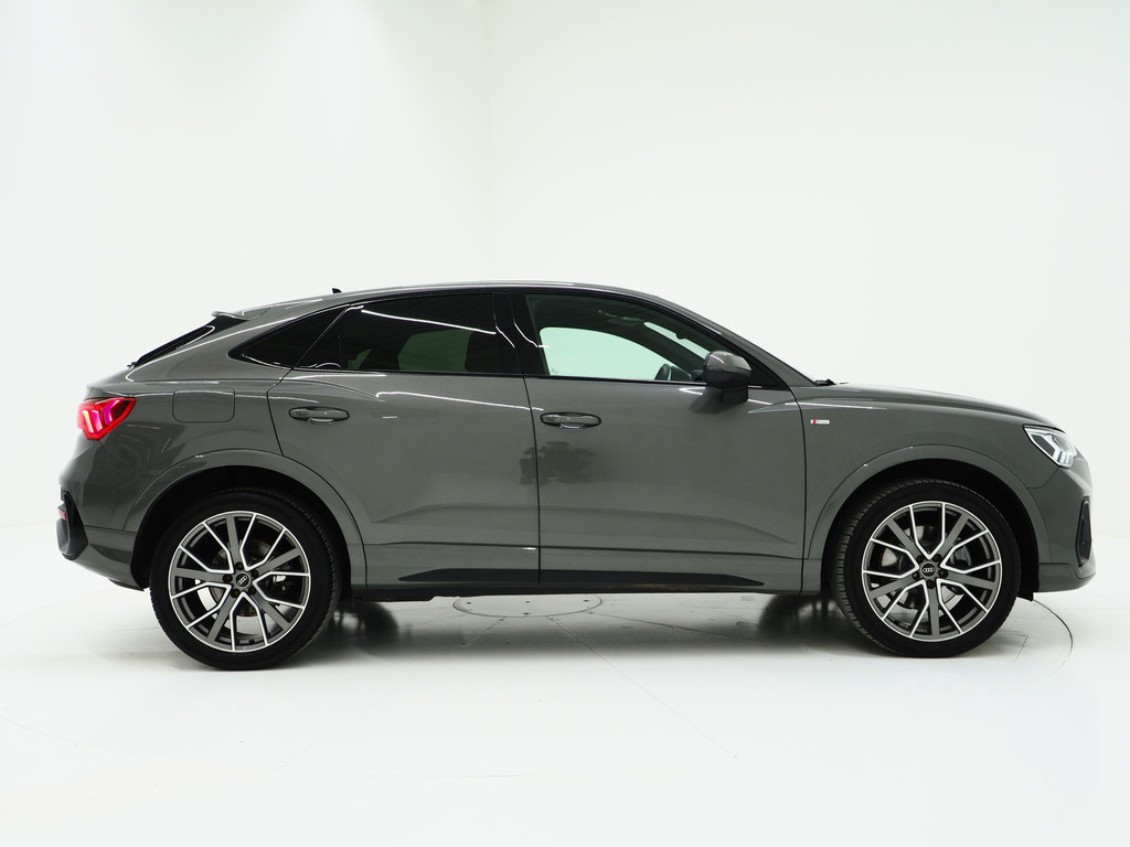 Audi Q3 Sportback 45 TFSI e S-Line Edition Black 9