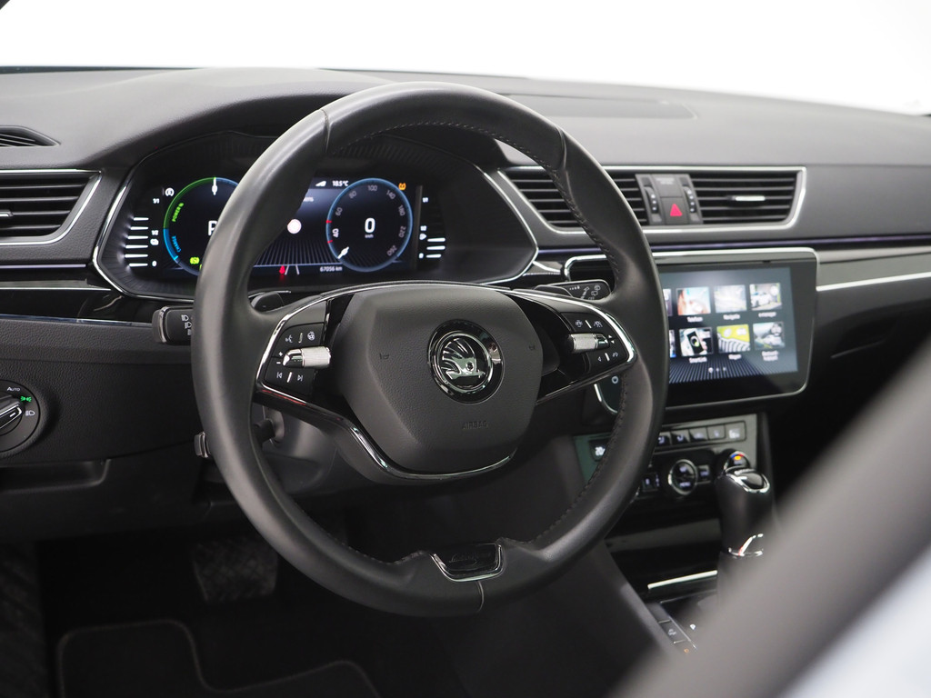 Škoda Superb Combi 1.4 TSI iV Laurin & Klement 16